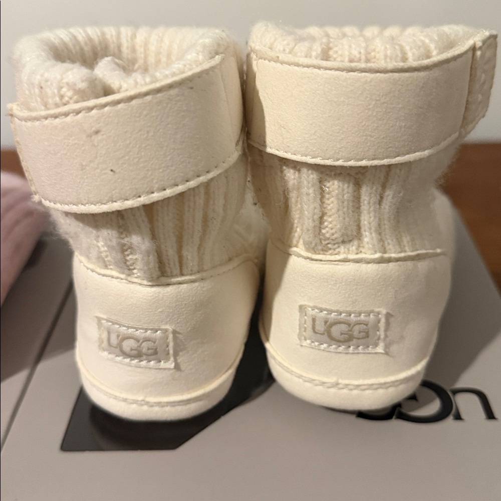 Ugg Skyler Boot Bundle - Picture 6 of 10
